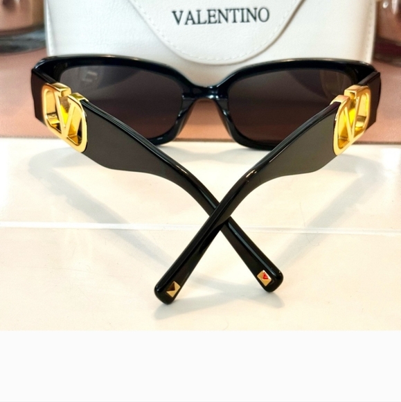 Valentino Sunglasses, New with case. - Picture 2 of 5